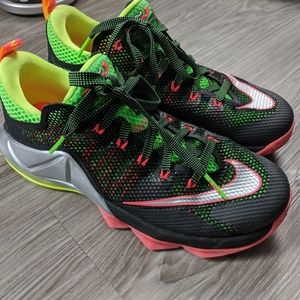 Nike Lebron  12 low size 8
